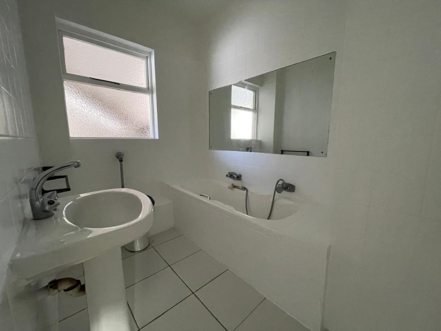 2 Bedroom Property for Sale in Three Anchor Bay Western Cape